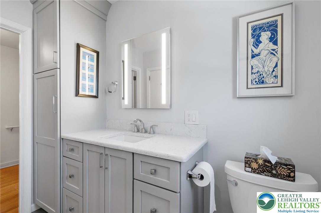 2924 West Livingston Street