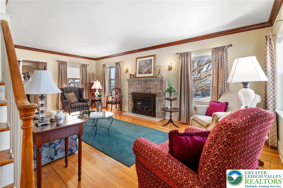 2924 West Livingston Street