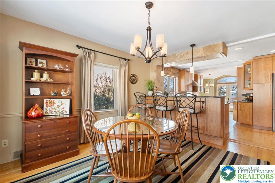 2924 West Livingston Street