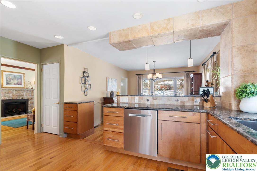 2924 West Livingston Street