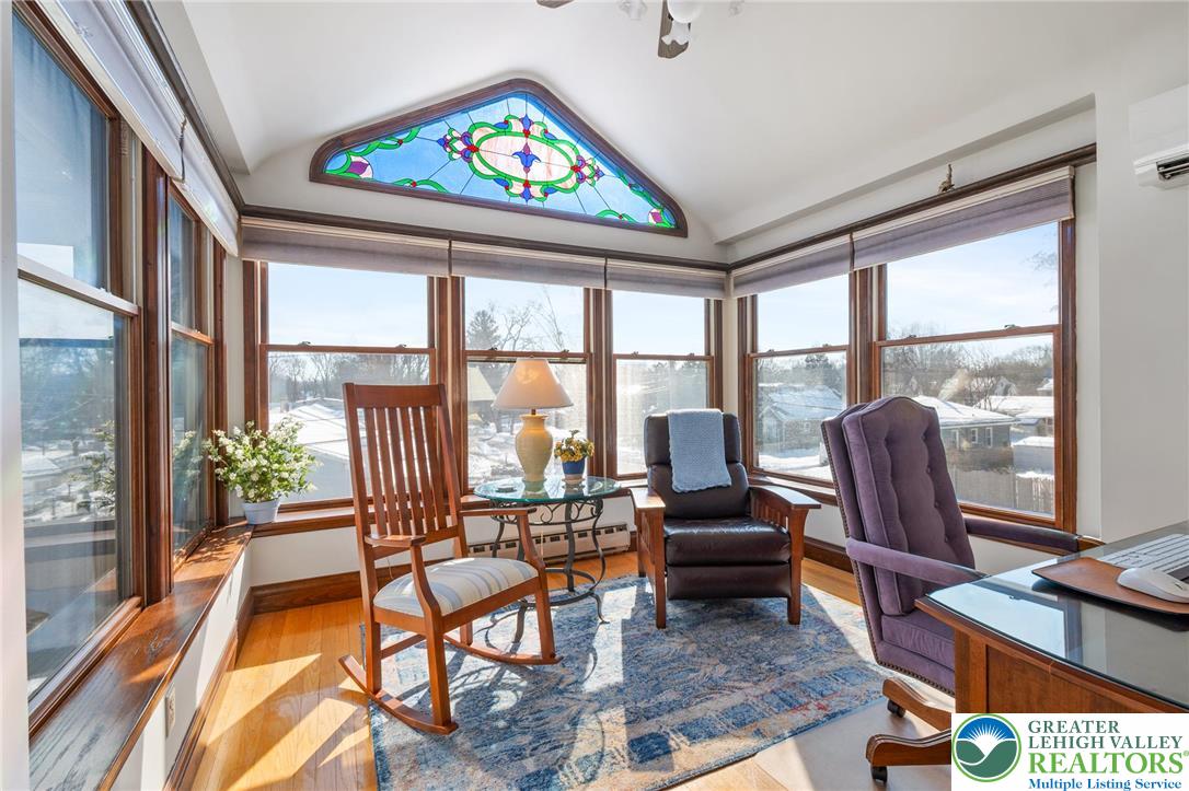 2924 West Livingston Street