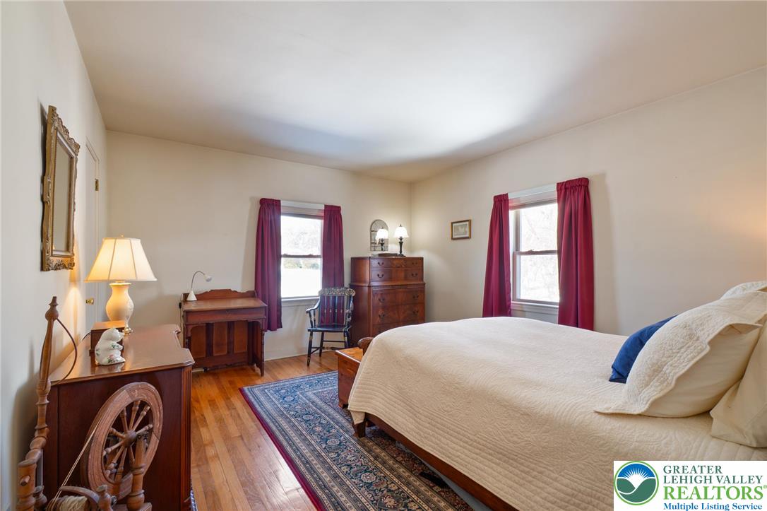 2924 West Livingston Street