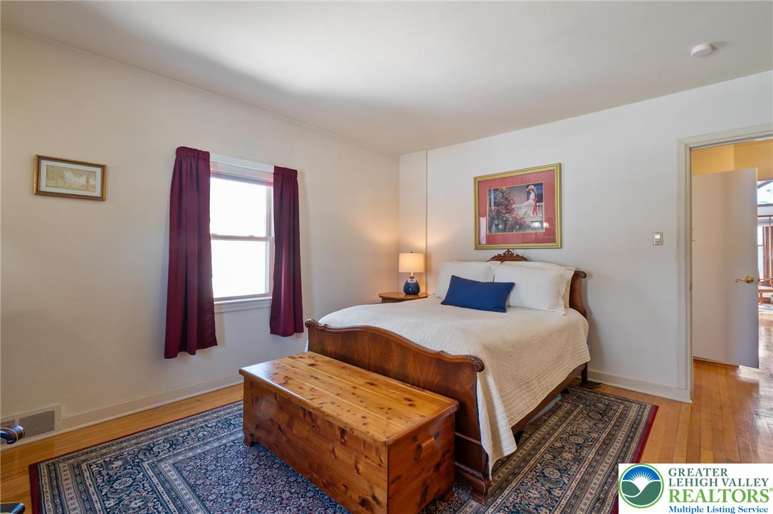 2924 West Livingston Street