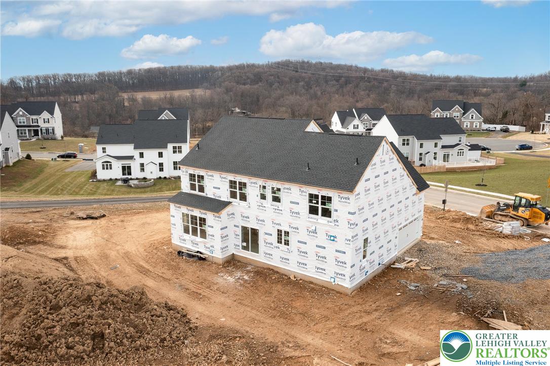 5125 Maple Ridge Way