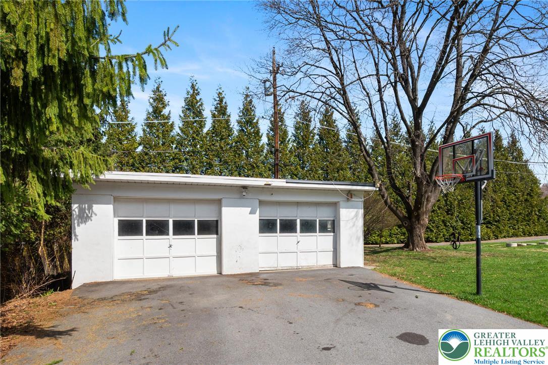 2490 Schlegel Road