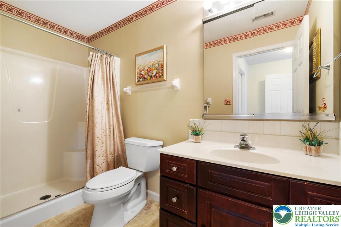 2528 Waynesborough Court