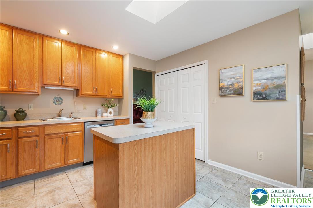 2528 Waynesborough Court