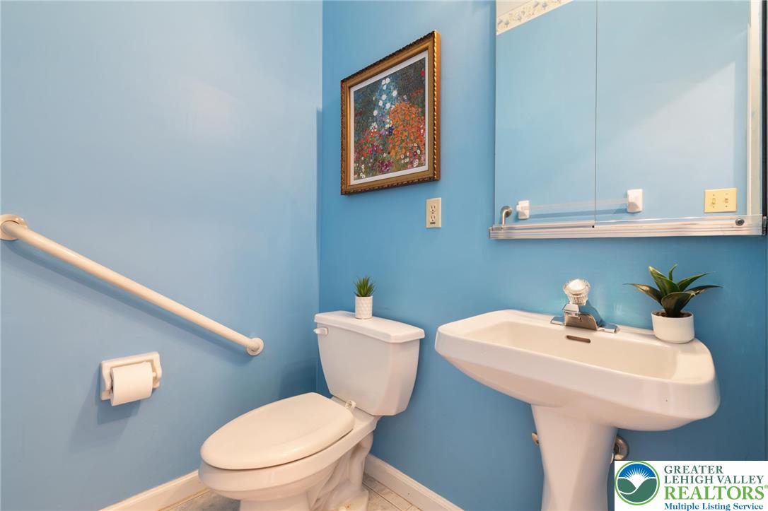 2504 Rolling Green Drive