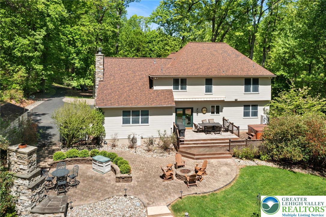 5925 Robin Lane
