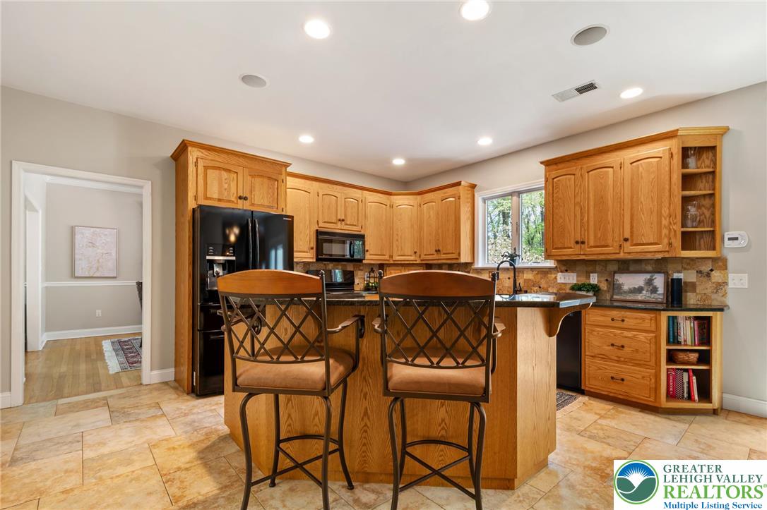 5925 Robin Lane