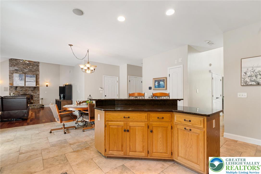 5925 Robin Lane