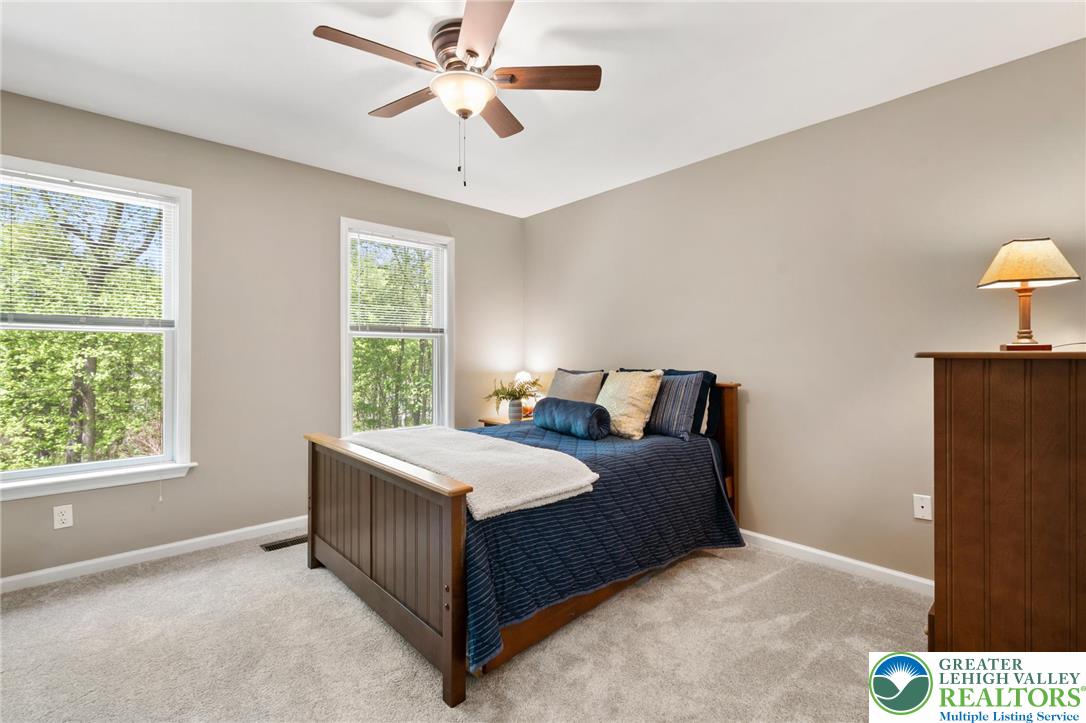 5925 Robin Lane