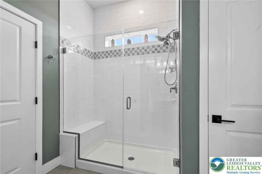7928 Schaefer Crest
