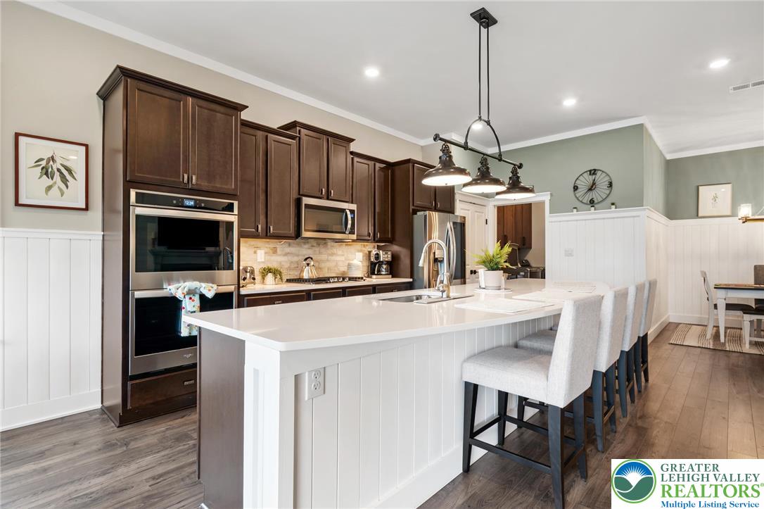 7928 Schaefer Crest