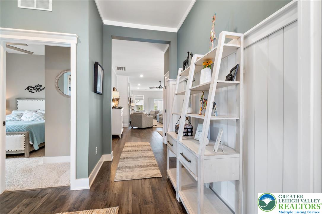 7928 Schaefer Crest