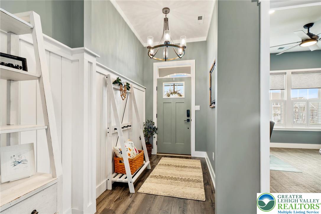 7928 Schaefer Crest