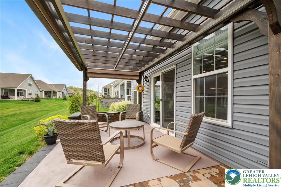 7928 Schaefer Crest