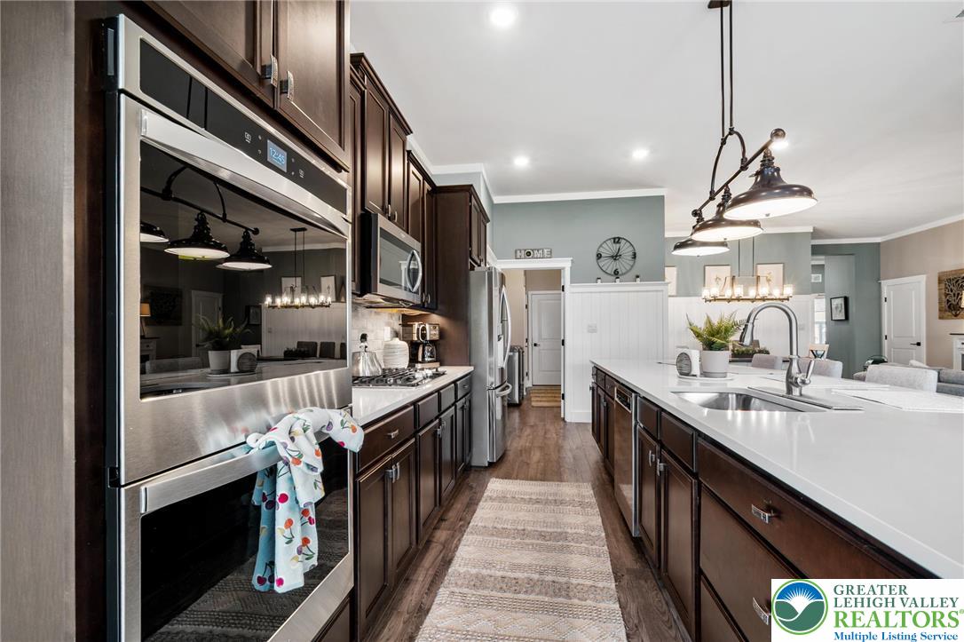 7928 Schaefer Crest