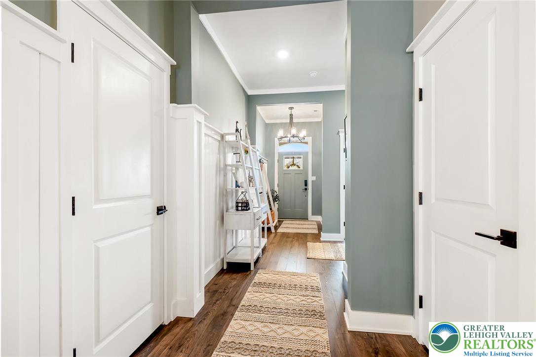 7928 Schaefer Crest