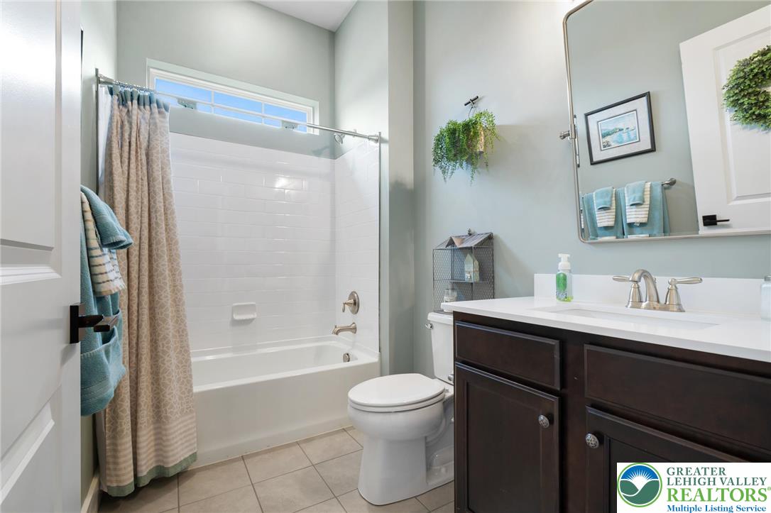 7928 Schaefer Crest