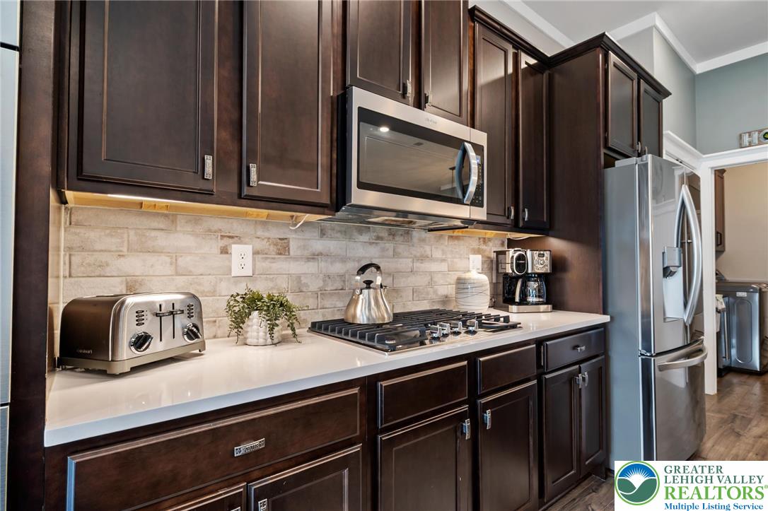7928 Schaefer Crest