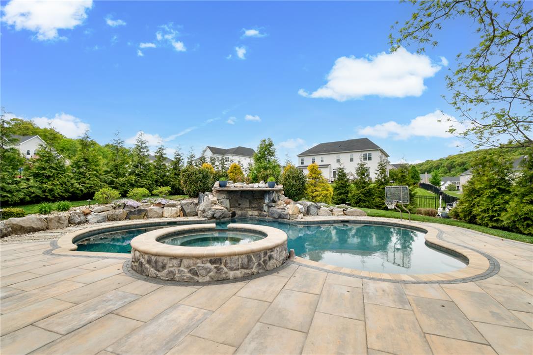 6436 Fox Glove Lane