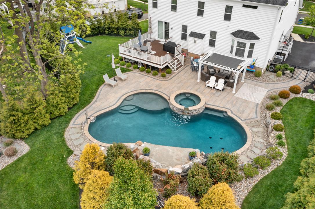 6436 Fox Glove Lane