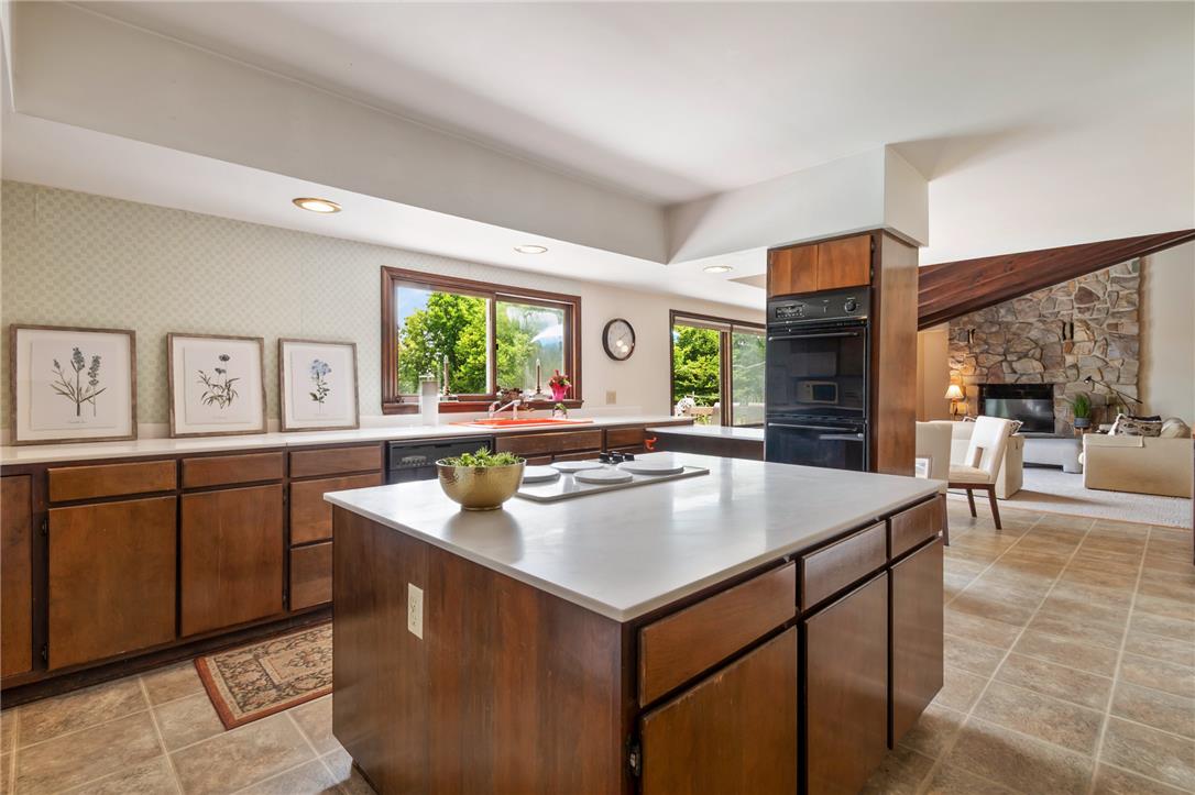 5796 Beverly Hills Road