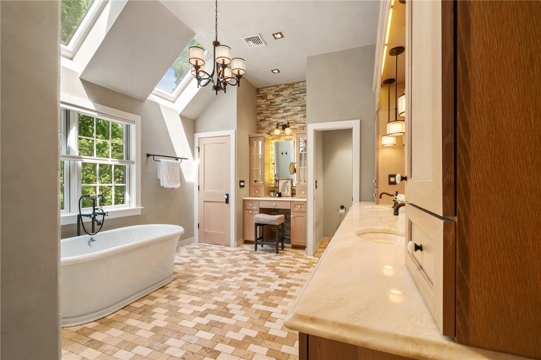 5501 Northwood Drive
