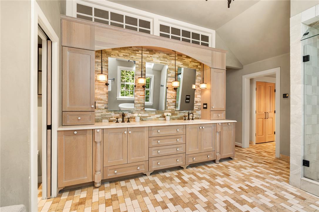 5501 Northwood Drive