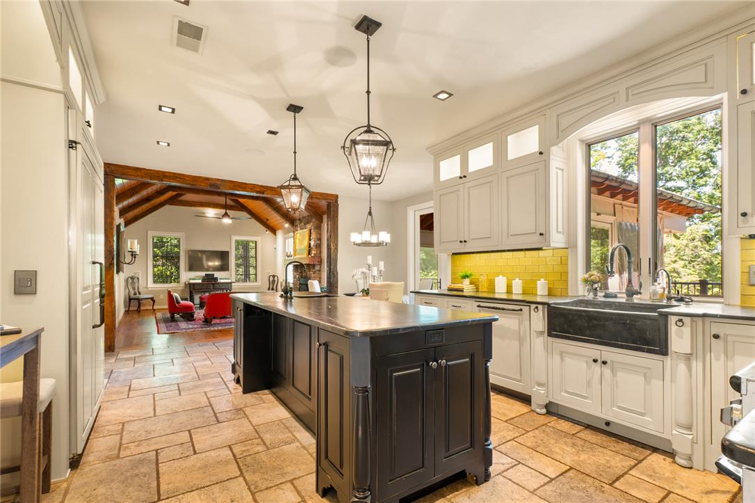 5501 Northwood Drive