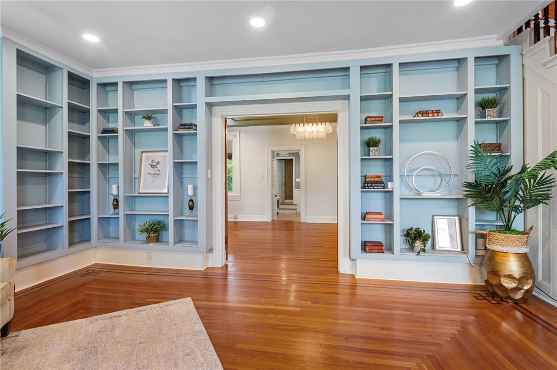3552 Broadway