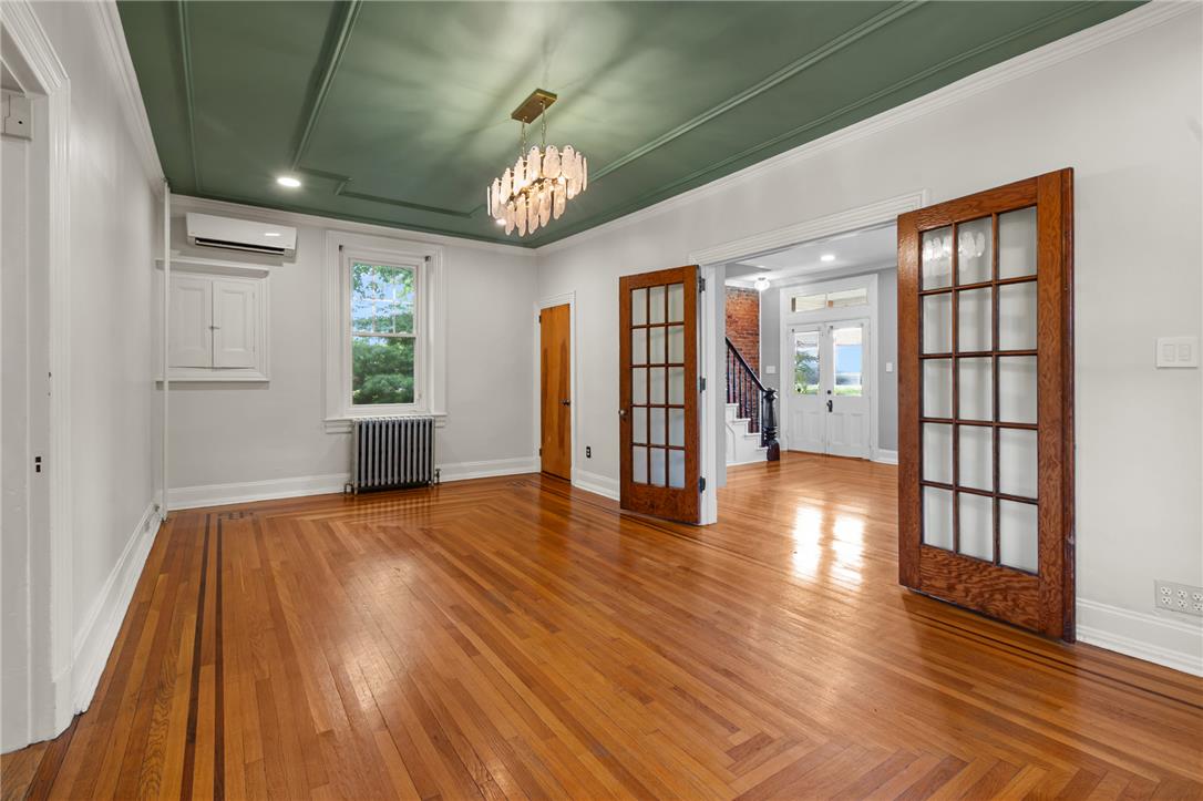 3552 Broadway