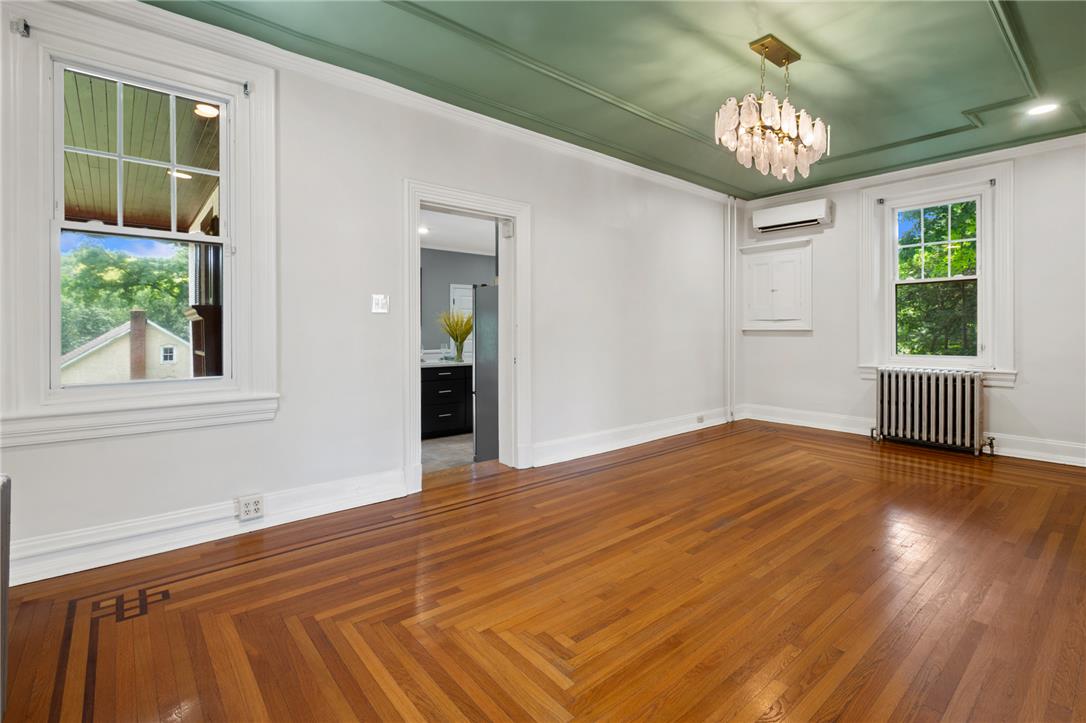 3552 Broadway