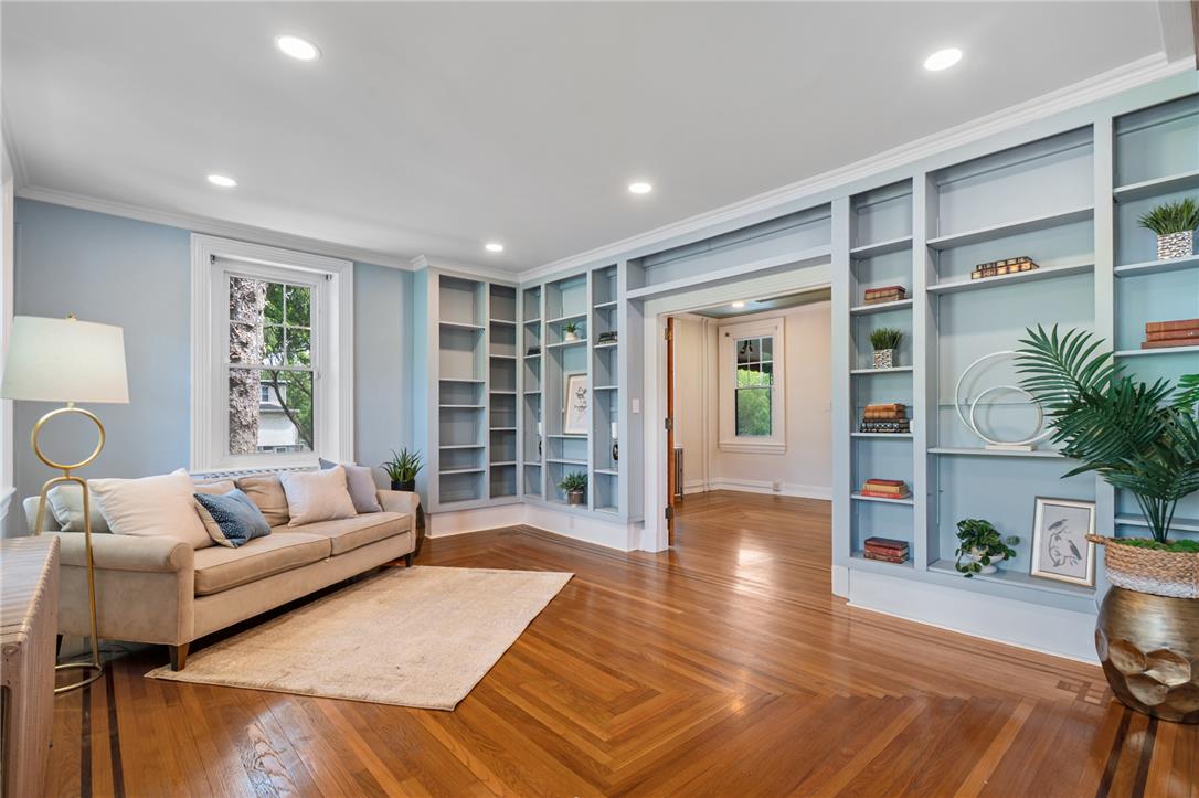 3552 Broadway