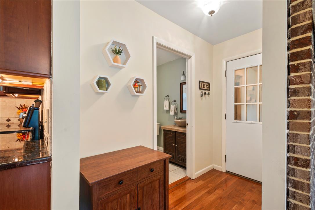 6528 Walnut Lane