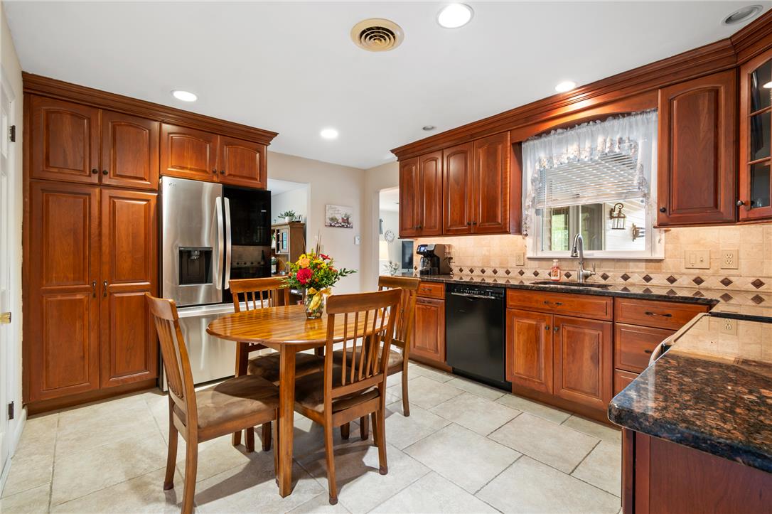 6528 Walnut Lane