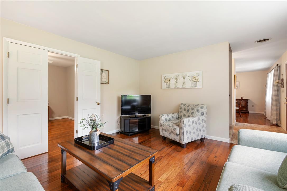 6528 Walnut Lane