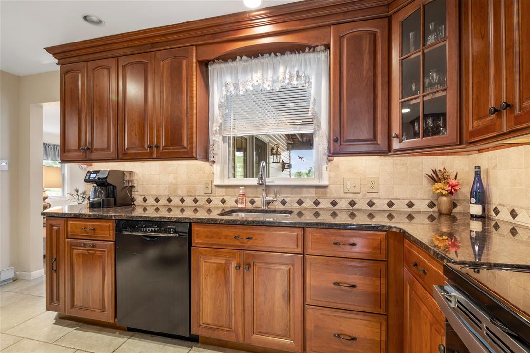 6528 Walnut Lane