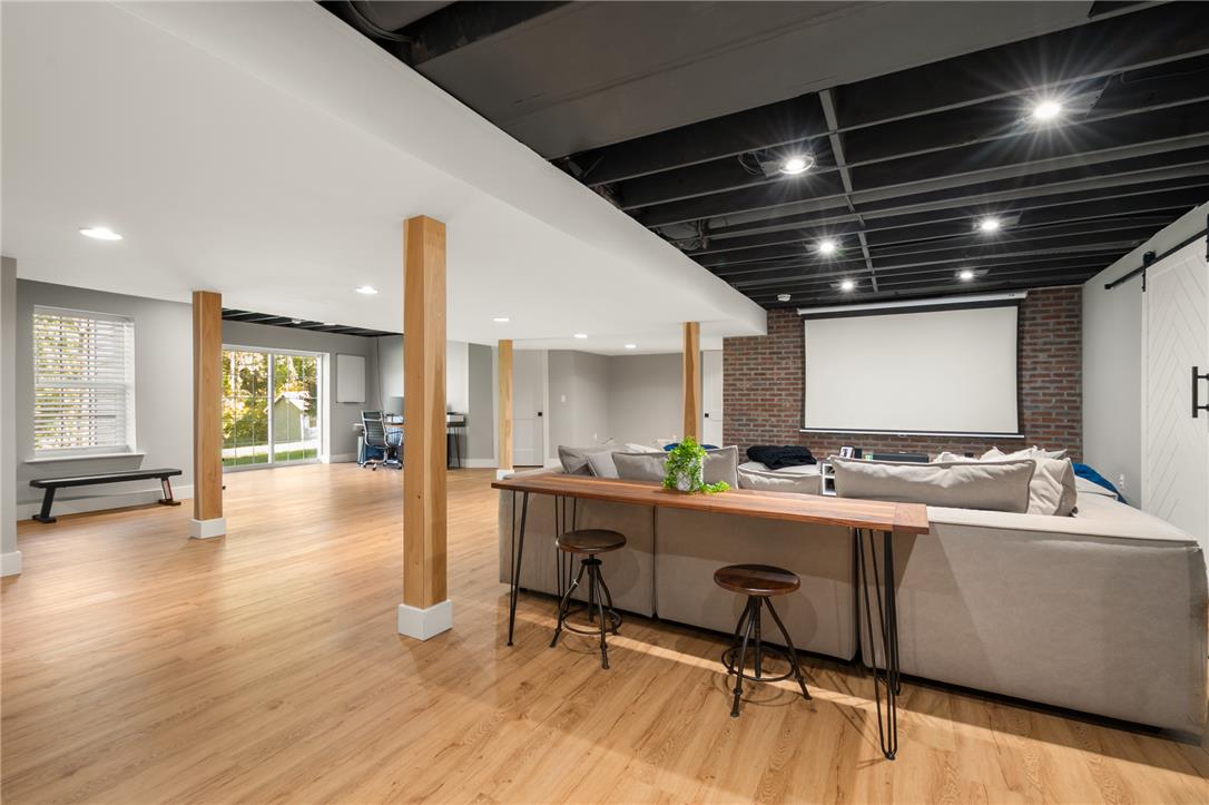 1700 Mountain View Drive