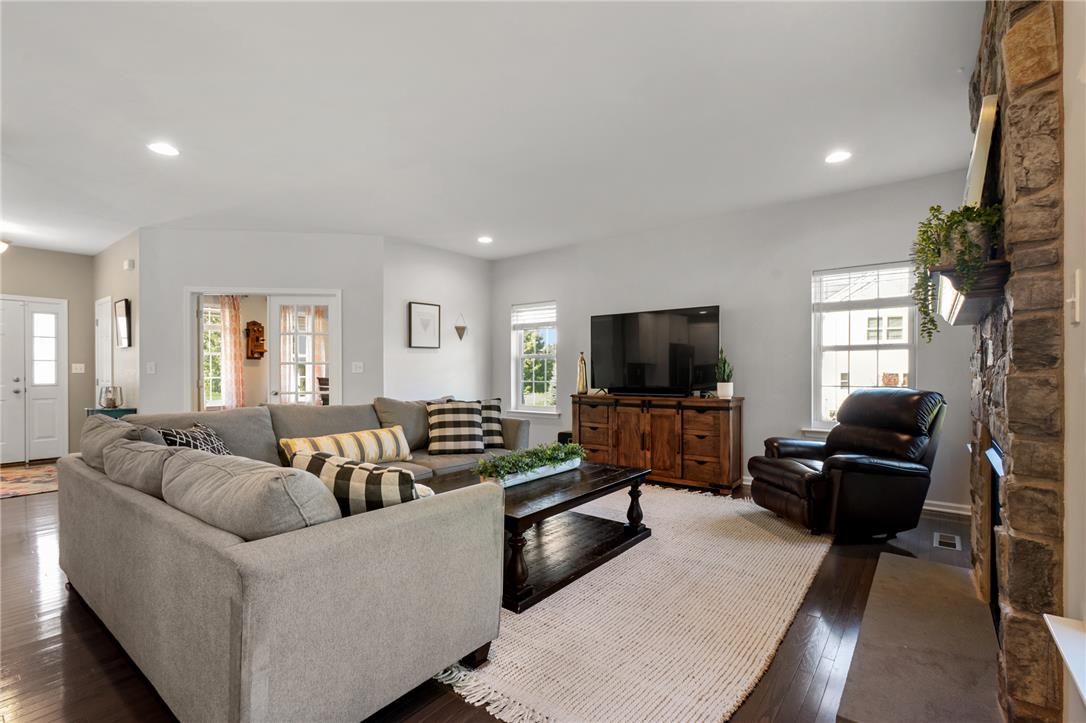 1700 Mountain View Drive