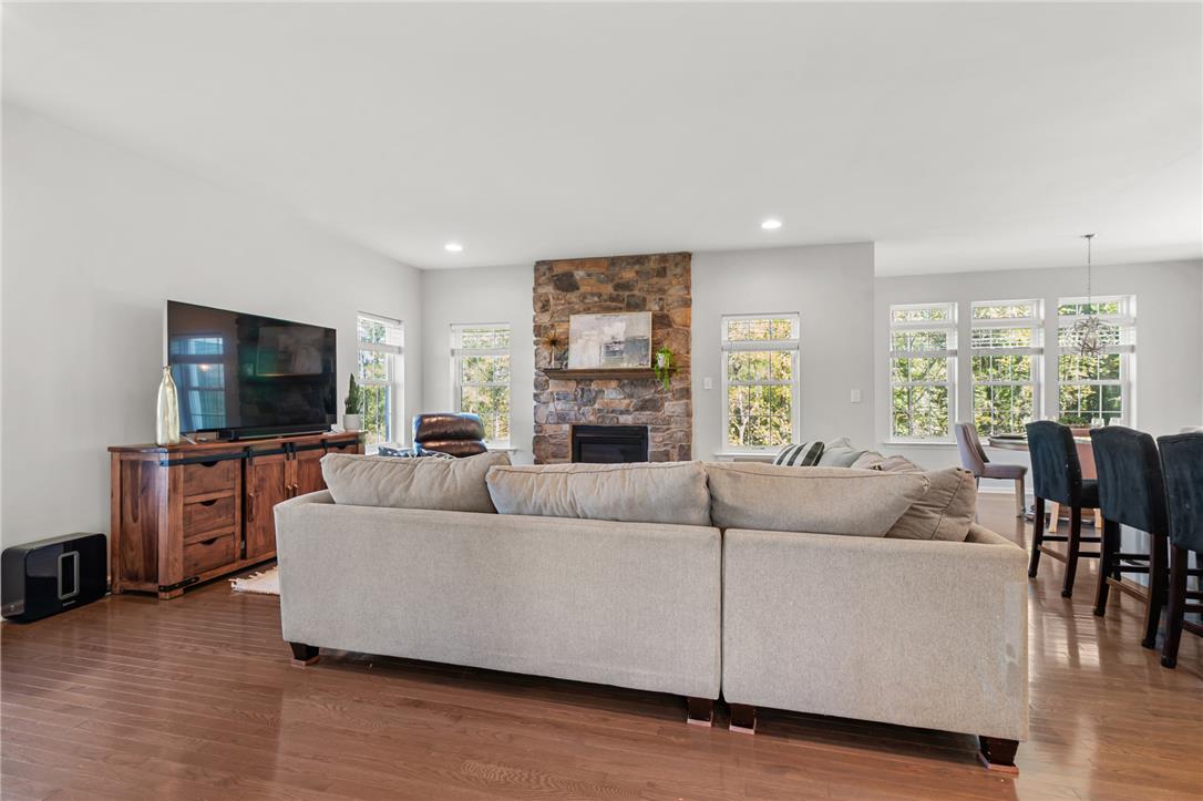 1700 Mountain View Drive