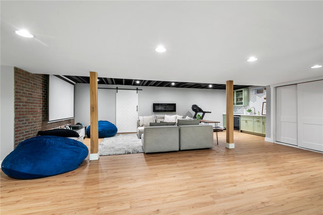 1700 Mountain View Drive