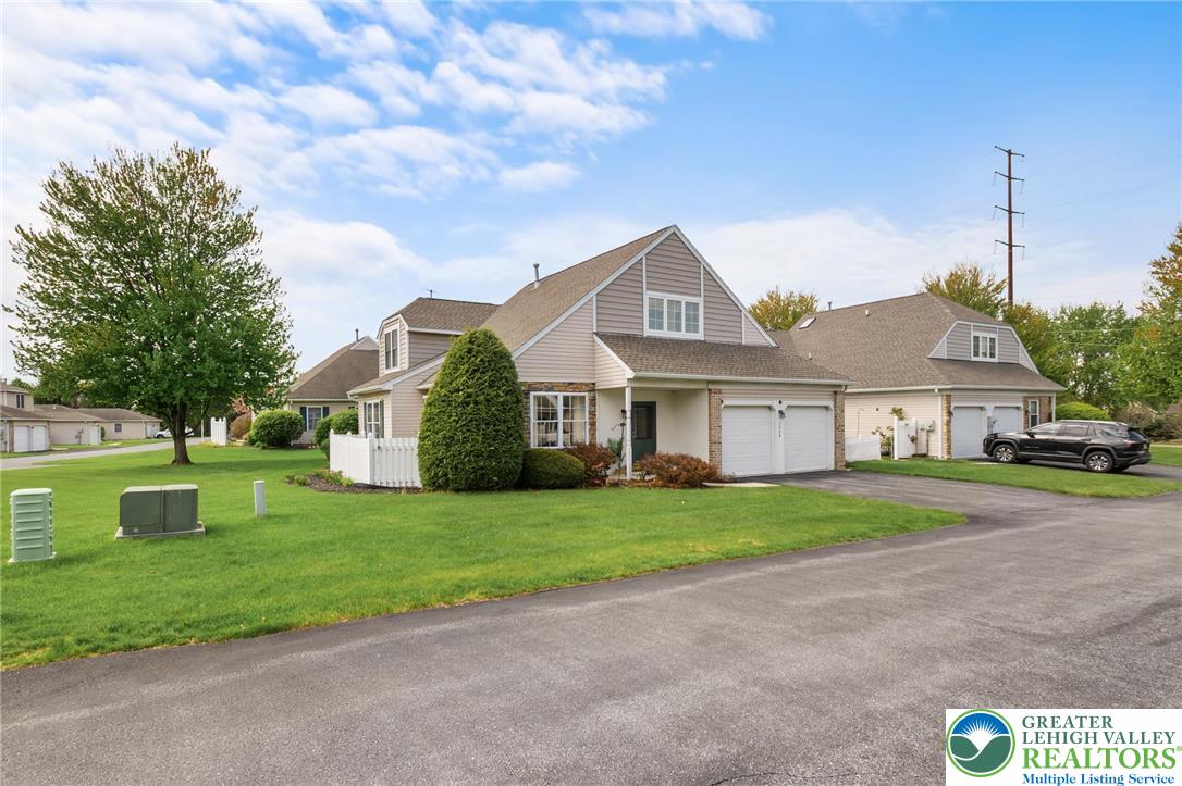 2504 Rolling Green Drive Lower Macungie Twp PA