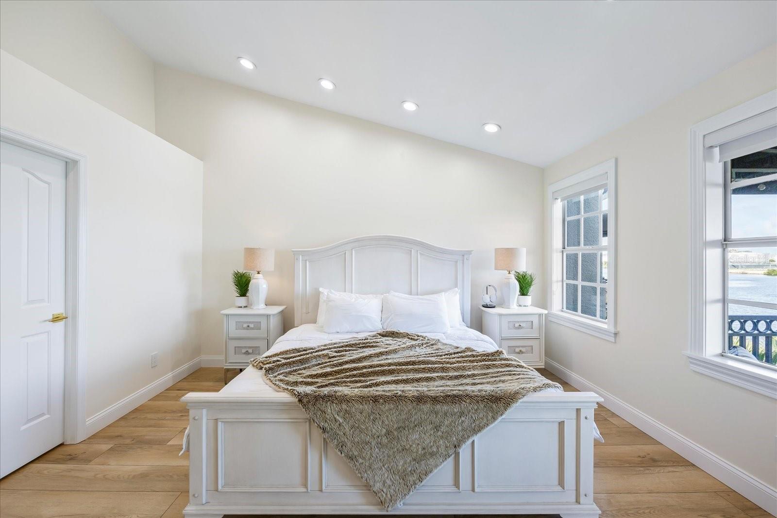 1476 HARBOUR WALK RD