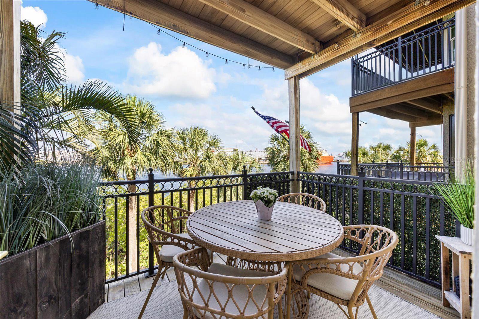 1476 HARBOUR WALK RD