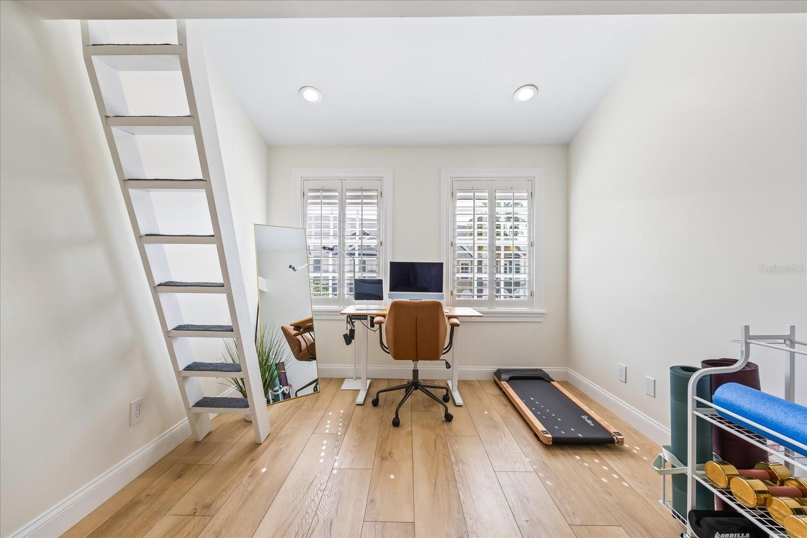 1476 HARBOUR WALK RD