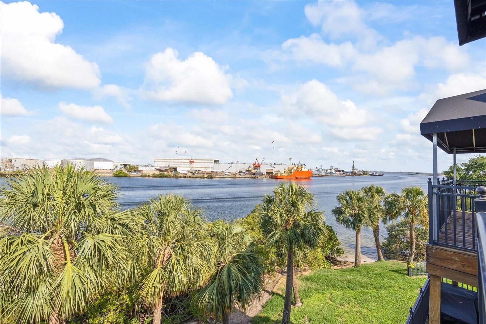 1476 HARBOUR WALK RD