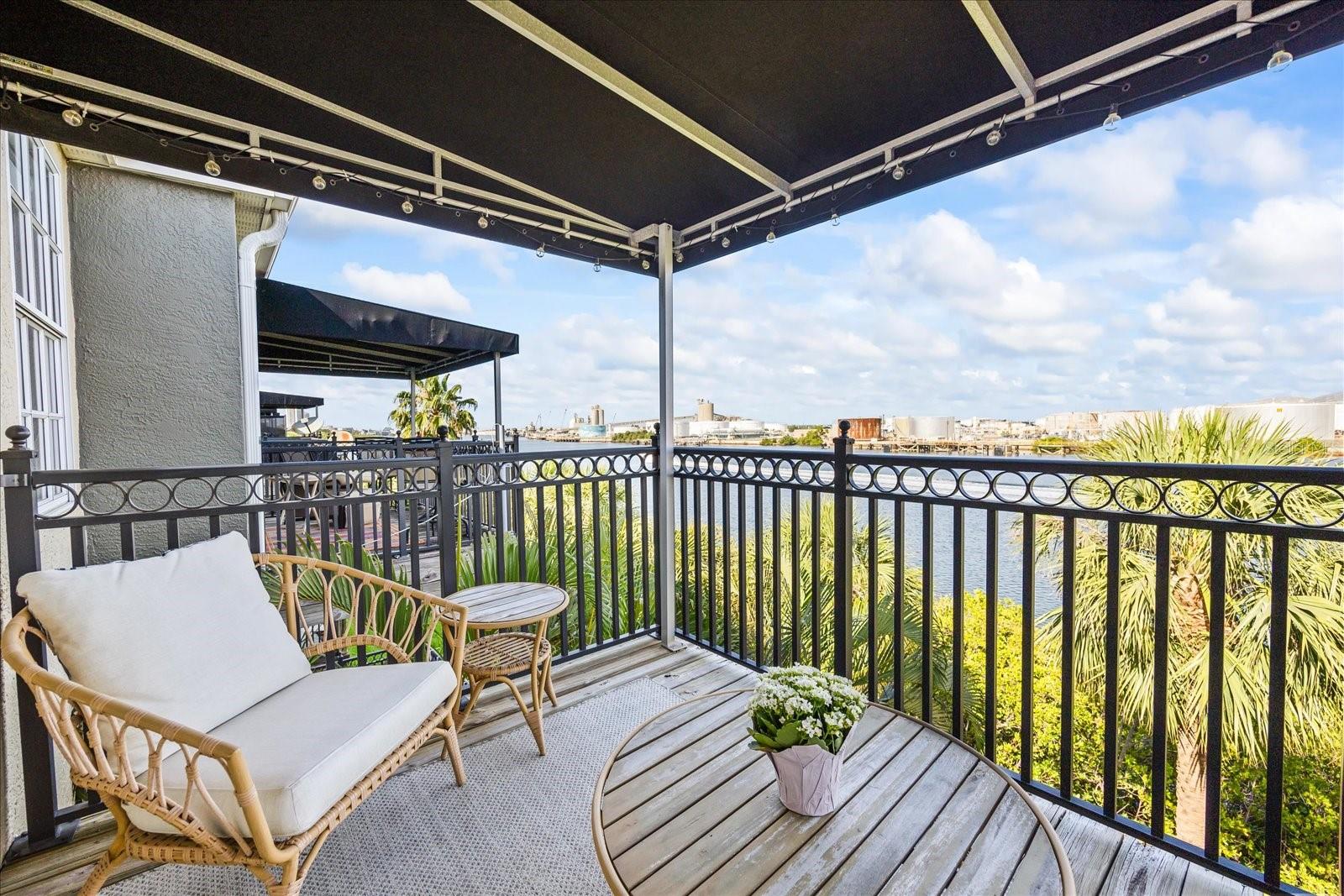 1476 HARBOUR WALK RD