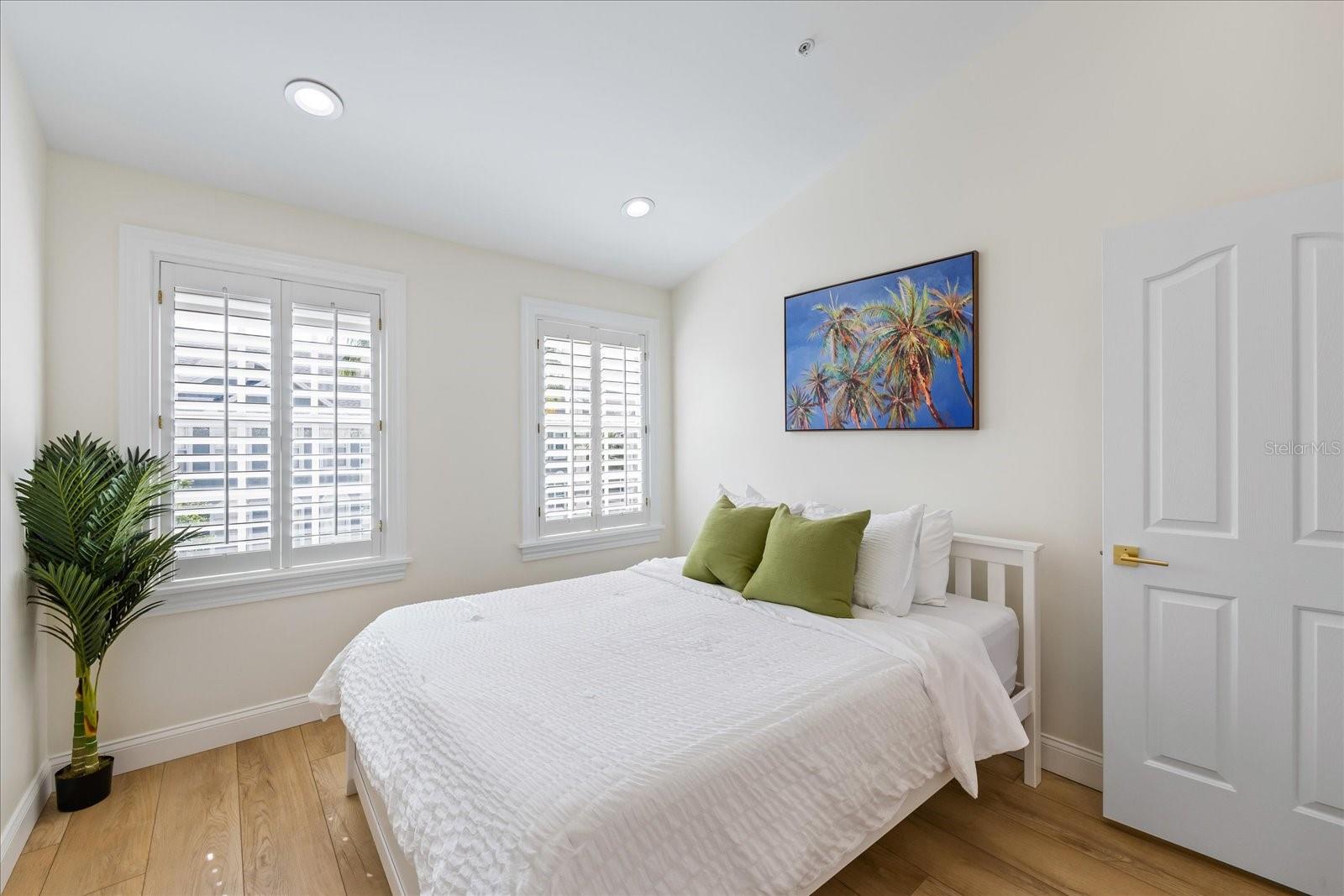 1476 HARBOUR WALK RD